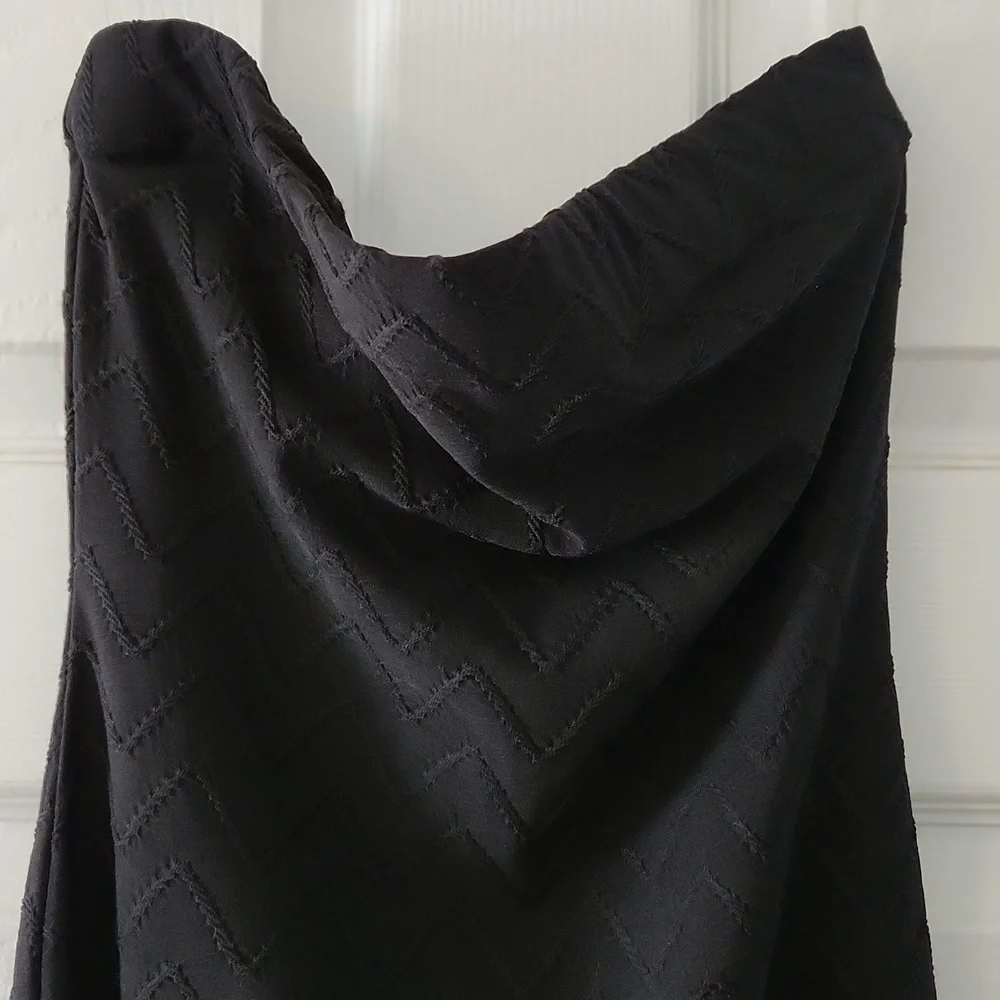 BLACK STRAPLESS DRESS - Picture 3 of 6